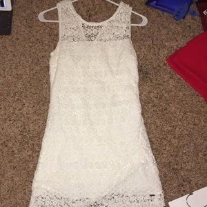 HOLLISTER WHITE LACE DRESS